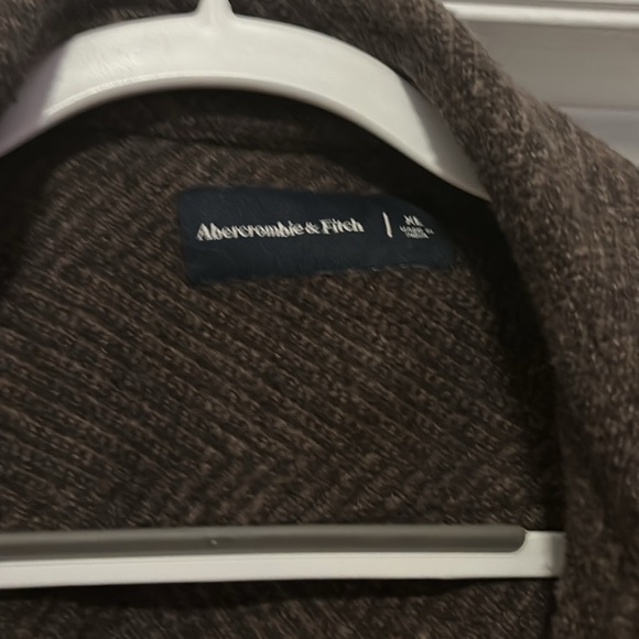 Brown Abercrombie and fitch coat great for winter - Picture 2 of 4